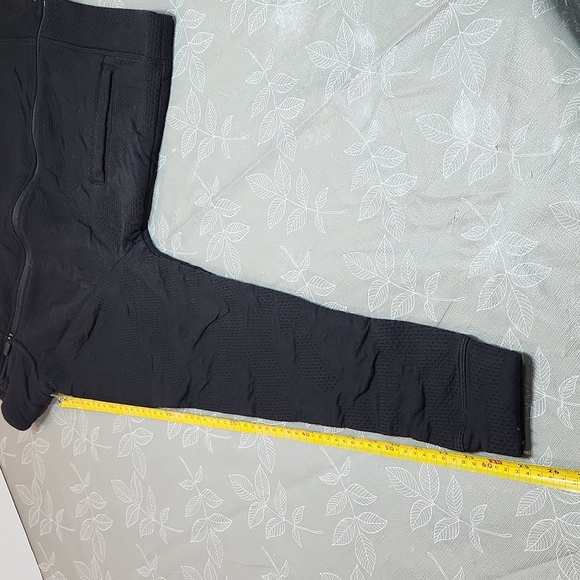 Champion Zip-Up Sweater (Small rip) - Picture 8 of 9